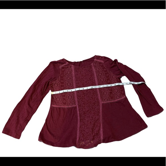 Lace and Long Sleeve - Picture 5 of 6